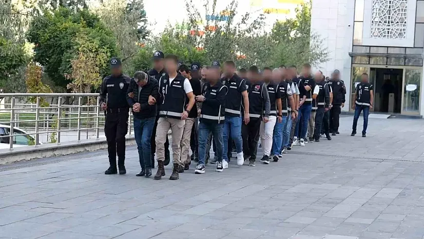 Ankara'da Tefecilik Çetesi Çökertildi! 403 Milyon TL'lik Servete El Konuldu, 20 Kişi Tutuklandı