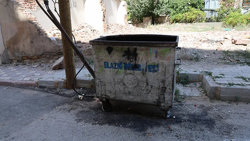 Çöp konteynerinde yeni doğmuş bebek bulundu