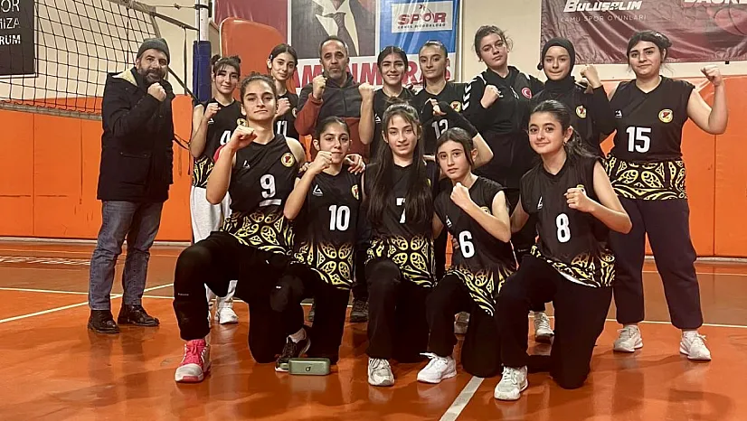 Gazi Ortaokulu Namağlup Yarı Finalde