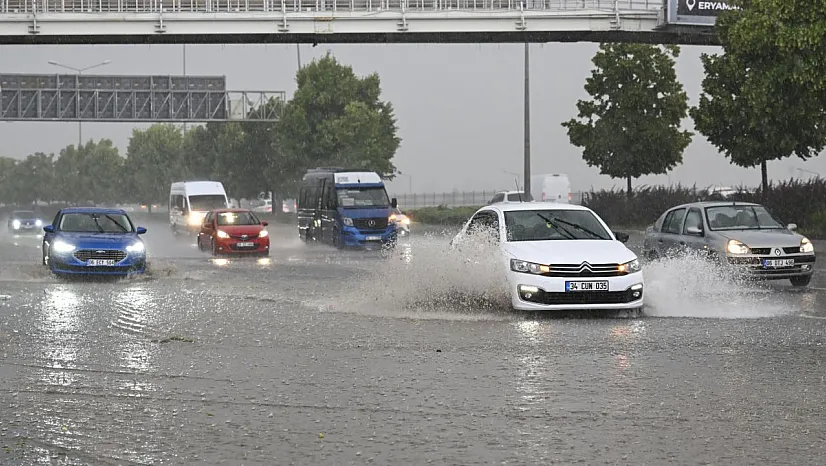 Gökyüzü Aniden Karardı, Başkent Sokakları Göle Döndü