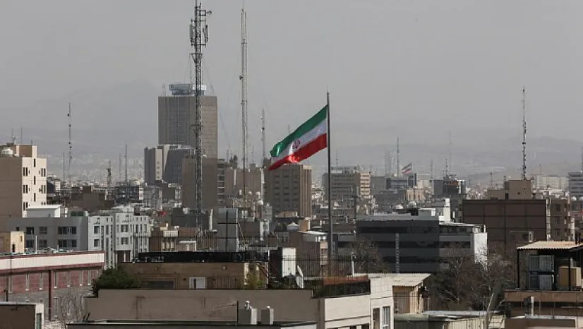 İran'dan Hark Adası Açıklaması: Can Kaybı Yok, Petrol Sevkiyatı Sürüyor!