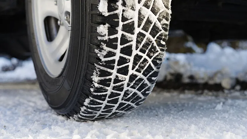 Kışın Lastik Hava Basıncını Düşürmeyin: Uzmanlardan Hayati Uyarı