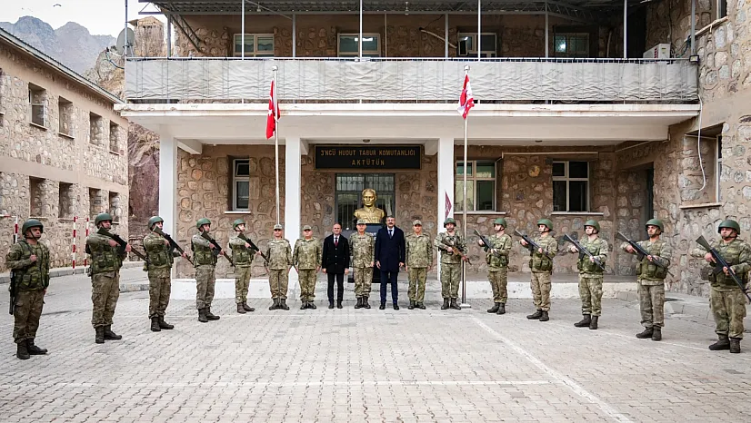 Malatya 2. Ordu'dan Sınırda Kritik Temaslar