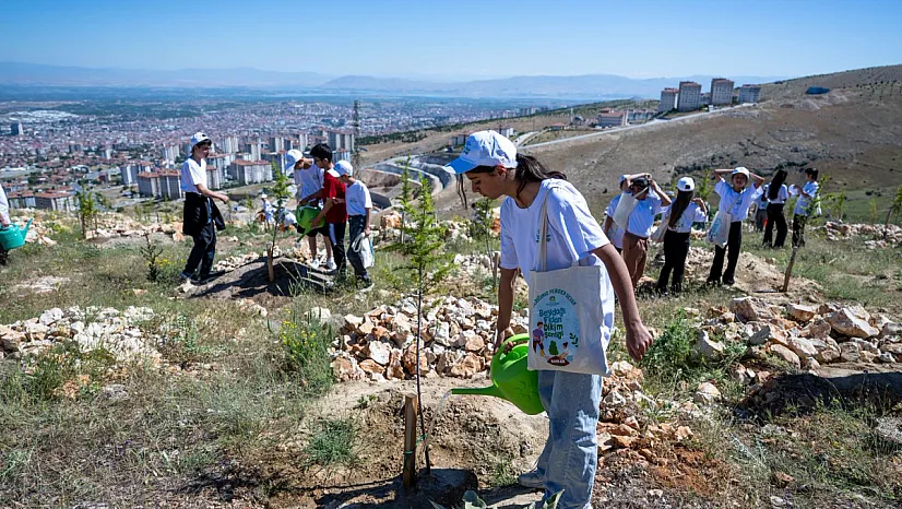 Malatya'da Çocuklar Fidanlara Can Verdi!