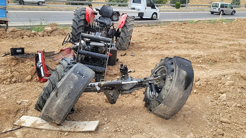 Malatya'da Kontrolden Çıkan Traktör Şarampole Devrildi