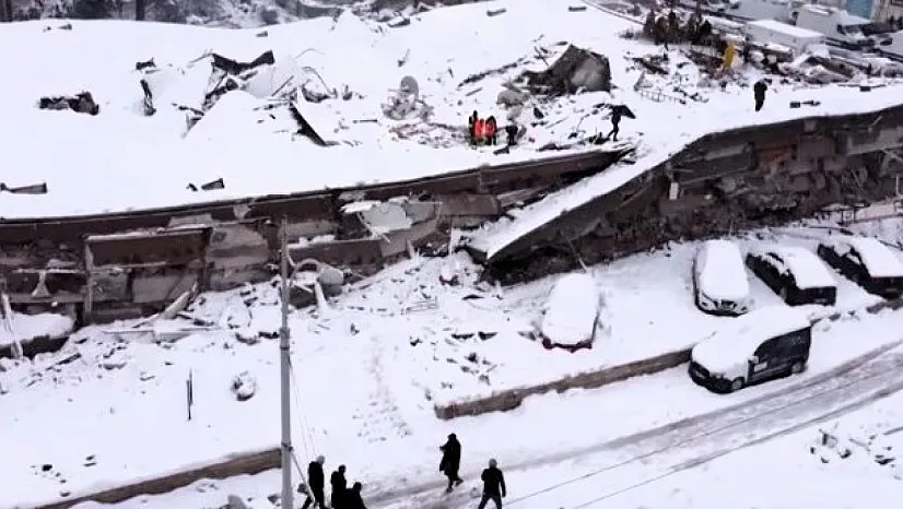 Malatya Hayat Sitesi'nde Şok İfade: Üst Katın Tablasını Kestiler!