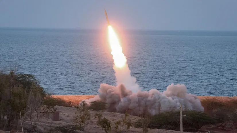 Orta Doğu'da Füze Düellosu: 7 Arap Ülkesinde ABD Üslerine Saldırı Dalgası!