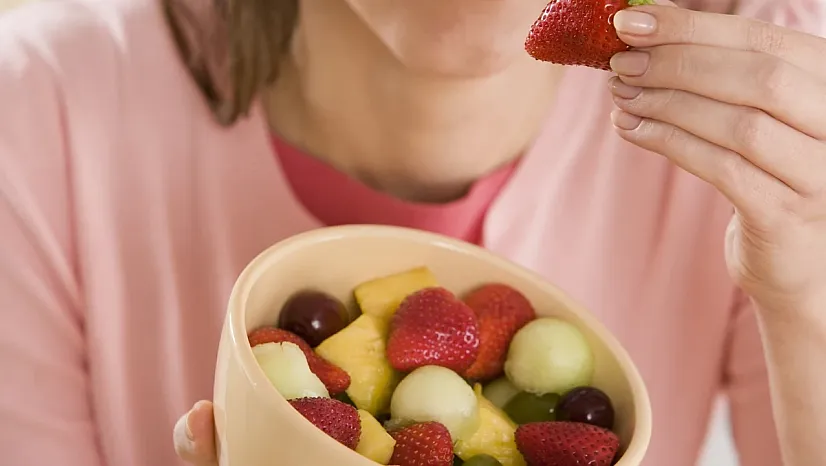 Sabah Aç Karnına Bu Meyveleri Yiyen Gün Boyu Zinde Kalıyor! Etkileri Katlanarak Artıyor