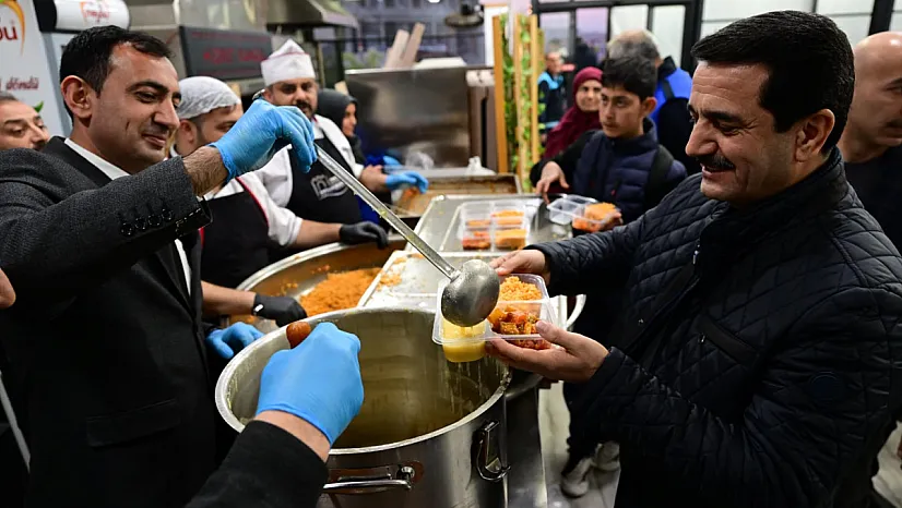 Taşkın Vatandaşlarla Aynı İftarda Buluştu, Dayanışma Mesajı Verdi