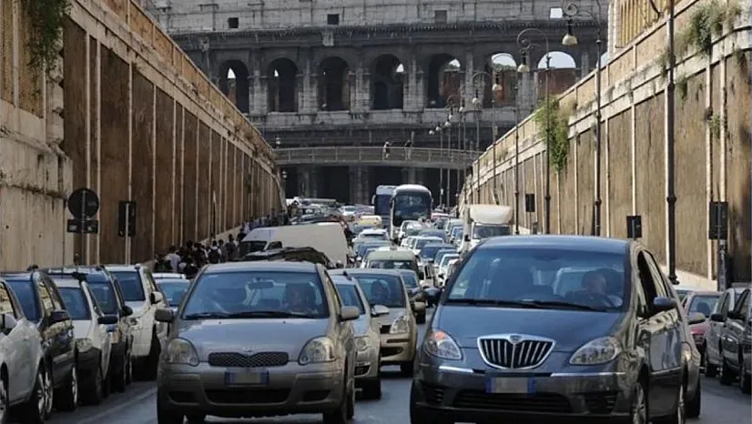 Trafikte 10 Dakika Bekleyene Otoyol Ücreti Geri Ödenecek