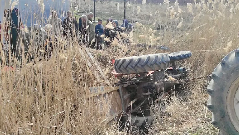 Yazıhan'da Korkutan Kaza: Traktör Kanala Devrildi!