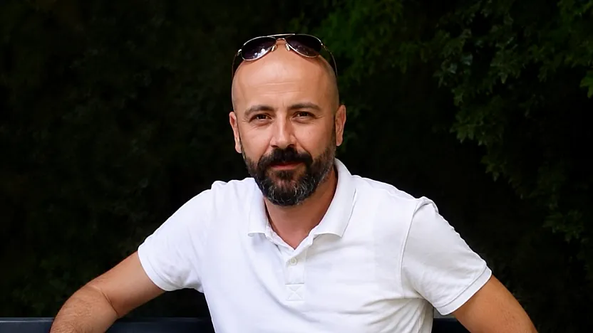 10 Günlük Yaşam Mücadelesini Kaybetti! Malatyalı Öğretmenden Acı Haber