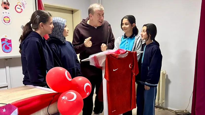 Altın Ayakkabı Sahibi Tanju Çolak Malatyalı Öğrencilerle Bir Araya Geldi!