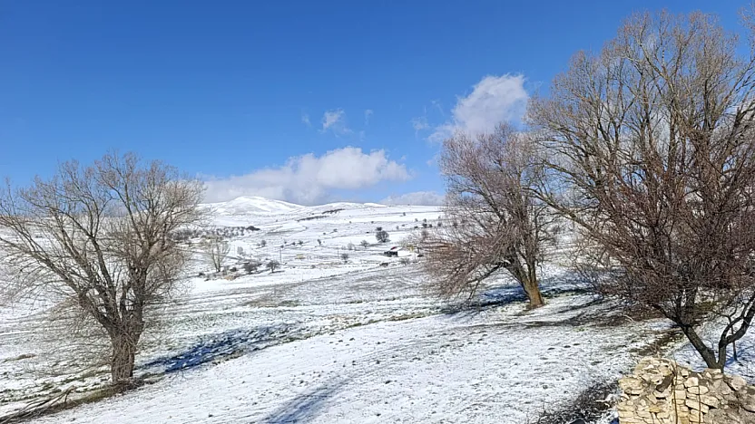 Bahar Beklerken Kar Geldi! Hekimhan'ın Yüksekleri Beyaza Büründü