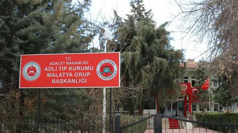 Başharık Mahallesi'nde Bıçaklanan Baba Yaşam Savaşını Kaybetti!