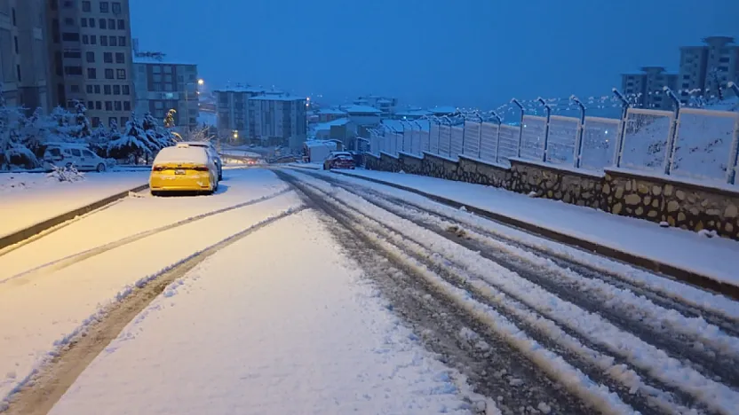 Battalgazi'de Kar Mesaisi: Sahur Sonrası Sahada Denetim!