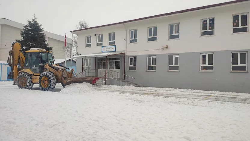 Battalgazi'de Okullar için Kar Mesaisi!