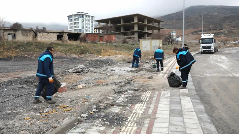 Bayram ve Yağış Mesaisi: Battalgazi'de Çamur ve Atık Temizliği Başlatıldı!