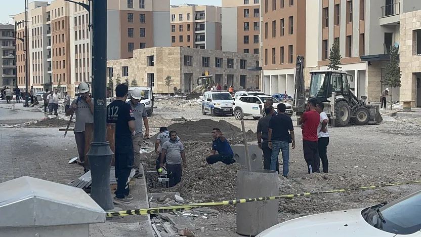 Çalışma Sırasında Patladı! Malatya'da Cadde Yaya Ve Araç Trafiğine Kapatıldı