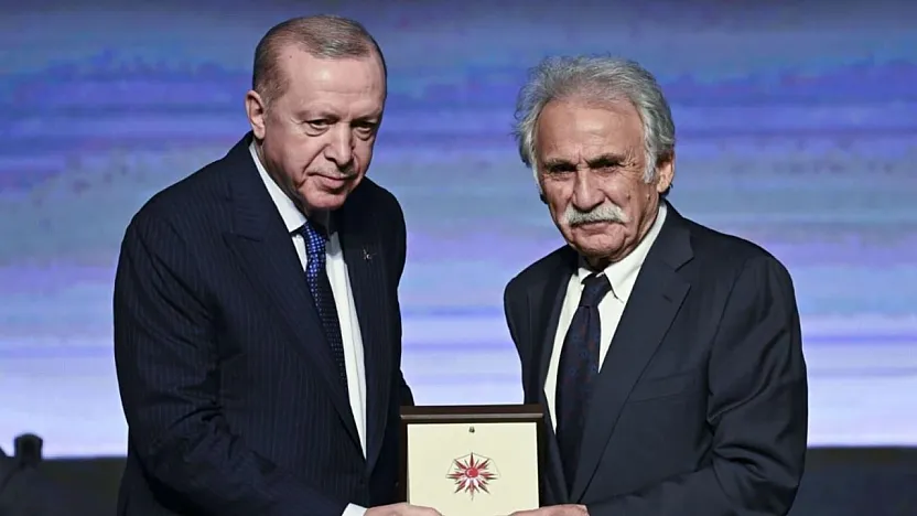 Cumhurbaşkanı Erdoğan'dan Prof. Dr. Fahri Işık'a Arkeoloji Ödülü