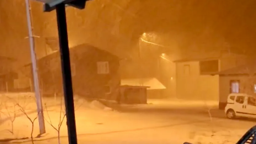 Darende'de Mevsimin İlk Sürprizi: Yüksek Kesimlerde Kar Yağışı Başladı!