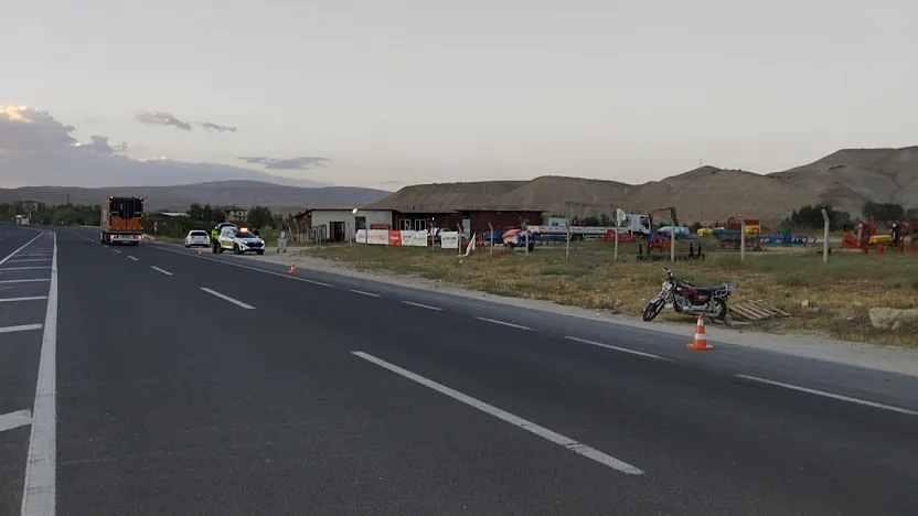 Darende'de otomobil motosiklete çarptı: 1 yaralı