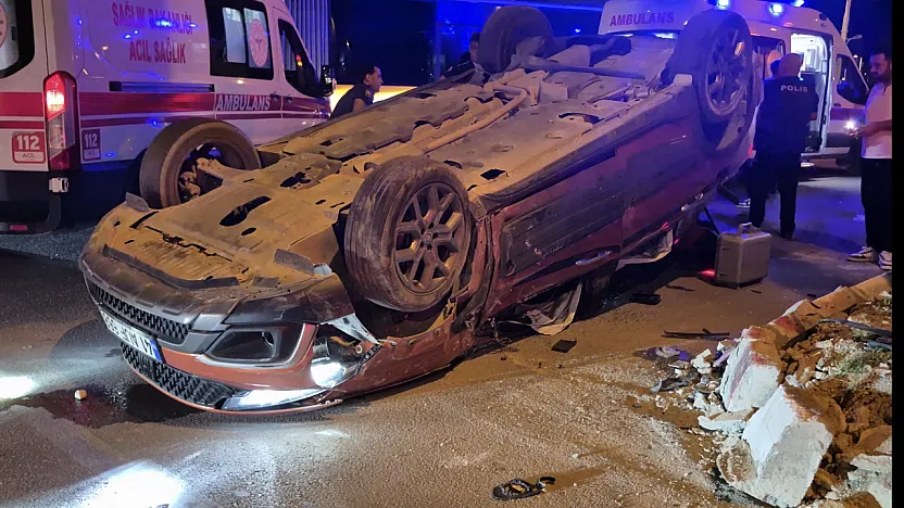Hava Lojmanları Kavşağı'nda Kaza! Araç Ters Döndü