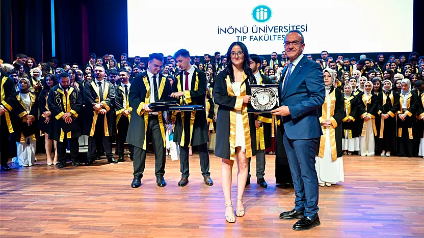 İnönü Üniversitesi Tıp Fakültesi Mezunları Diplomalarını Aldı