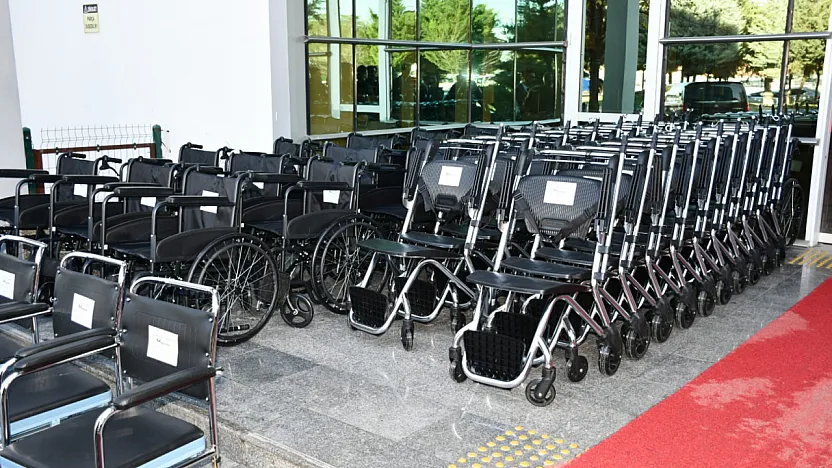 MAGİNDER'den Hastaneye 50 Tekerlekli Sandalye Bağışı