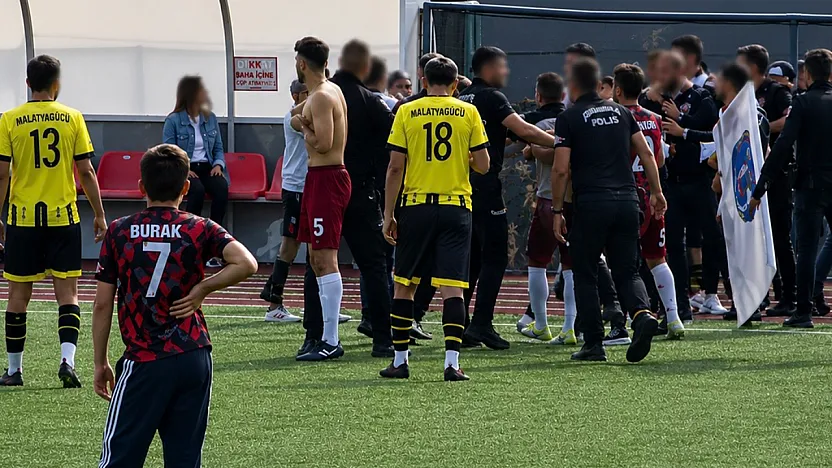 Malatya Amatör Ligde Gerginlik! Maç Sonrası Arbede Yaşandı