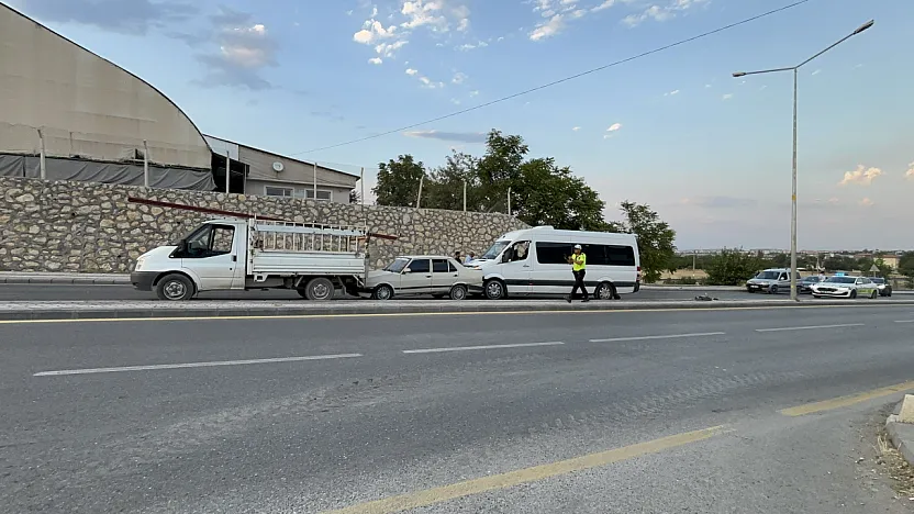 Malatya Anayurt Bulvarı'nda Zincirleme Kaza Sonrası Trafik Yeniden Normale Döndü!
