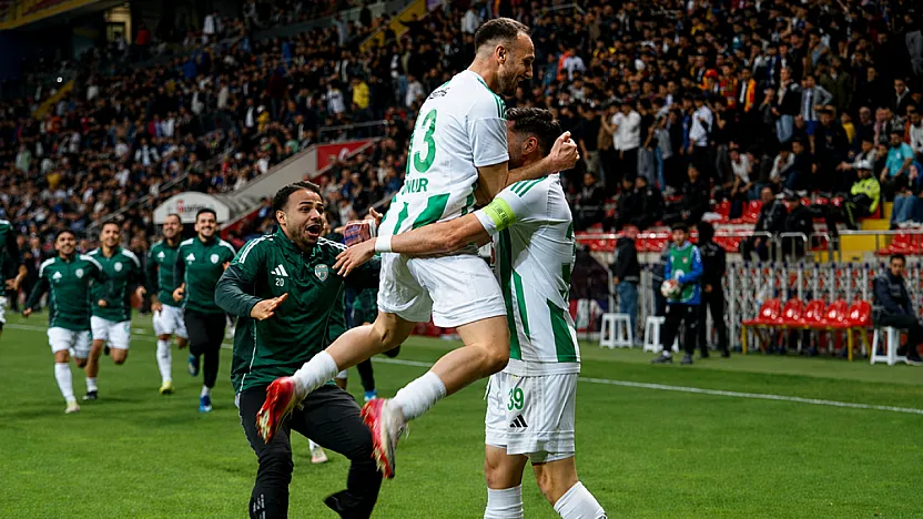 Malatya Ayağa Kalktı! Yeşilyurtspor Uzatmalarda Finale Uçtu