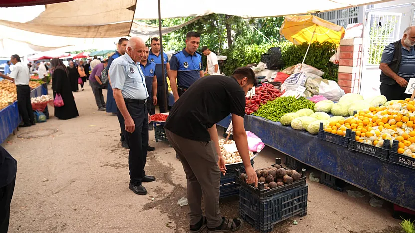 Malatya Battalgazi'de Semt Pazarı Denetimi! Zabıta Ekipleri Tezgâhları Mercek Altına Aldı