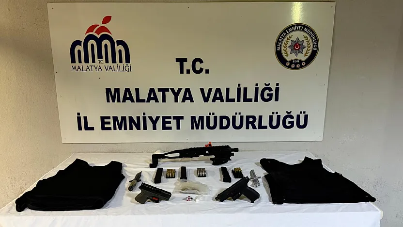 Malatya'da Aranan Şahıslara Operasyon! Ruhsatsız Silah ve Uyuşturucu Ele Geçirildi