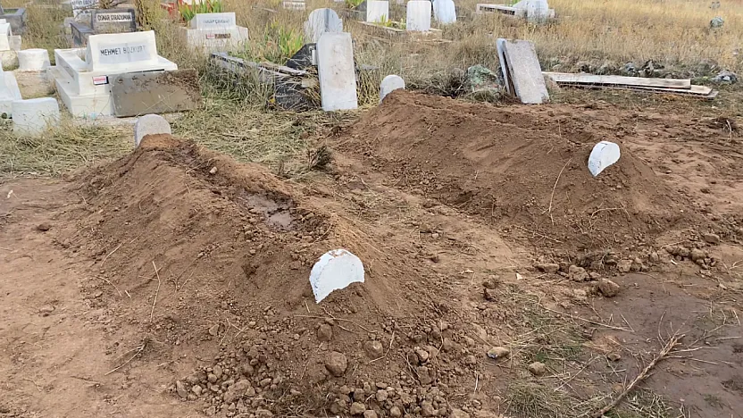 Malatya'da Aynı Aileden İki Kayıp! Gözyaşlarıyla Uğurlandılar
