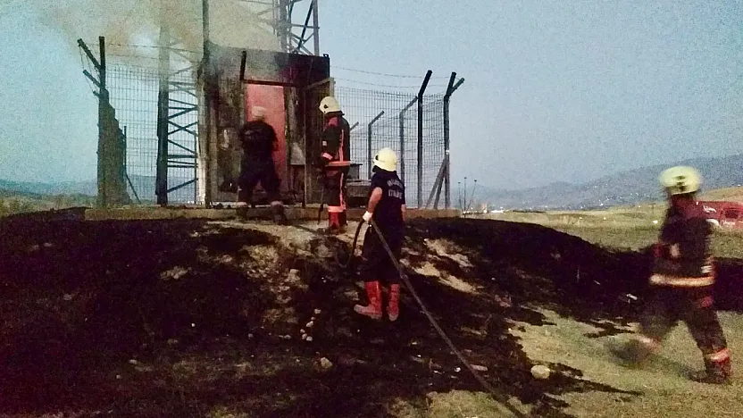 Malatya'da Baz İstasyonu Alevlere Teslim Oldu!