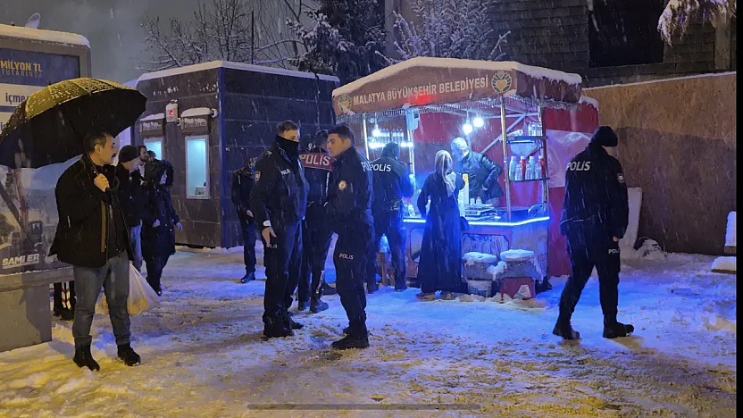 Malatya'da Bıçaklı Kavga! Kadın Şüpheli Gözaltında, Yaralılar Var!