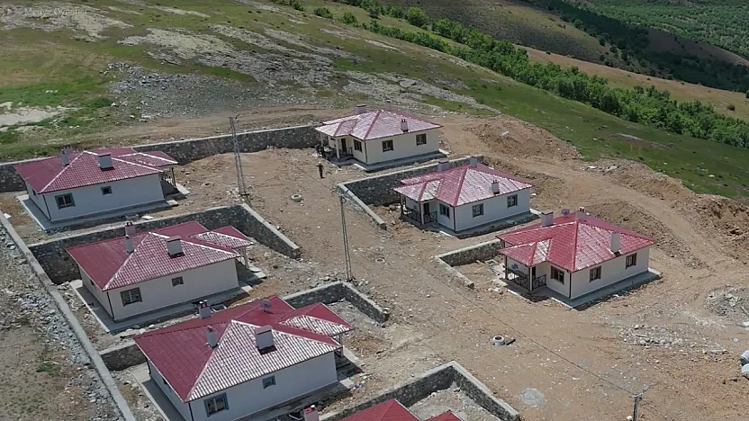 Malatya'da Deprem Konutları Gecikti, Köylüler Endişeli!