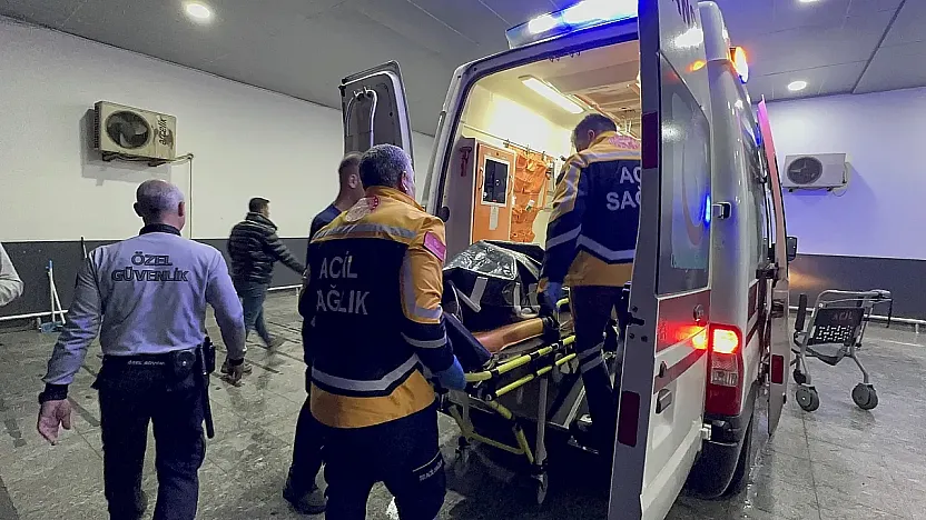 Malatya'da Feci Çarpışma! İki Otomobil Birbirine Girdi,3 Yaralı