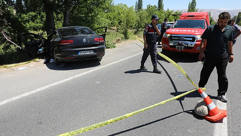 Malatya'da Feci Kaza! Ağaca Çarpan Otomobilde Can Kaybı Arttı