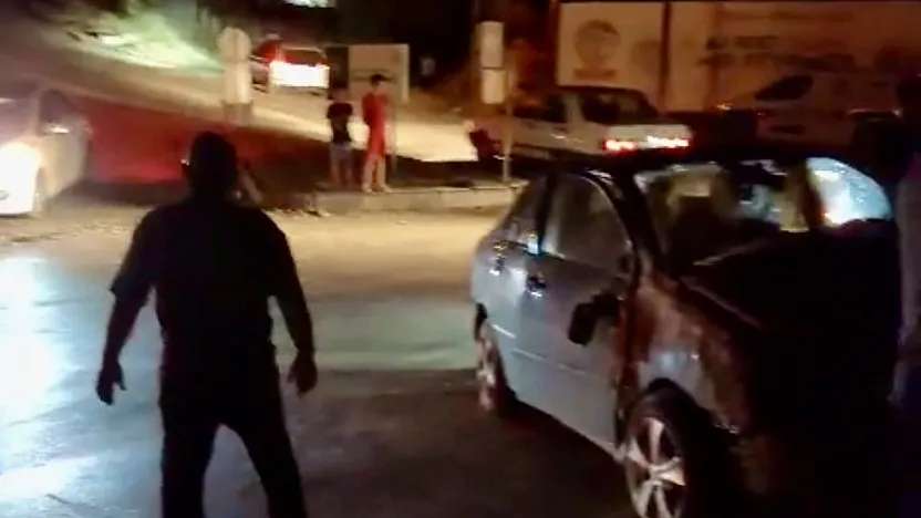 Malatya'da Gece Yarısı Korkutan Kaza! Kavşakta Kontrolden Çıkan Araç Refüje Çarptı!