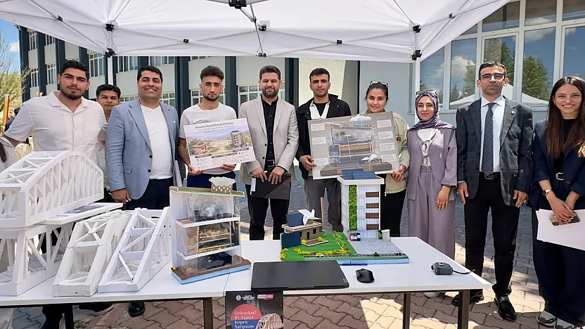Malatya'da Genç Mühendisler Maket Köprüleriyle Yeteneklerini Sergiledi!