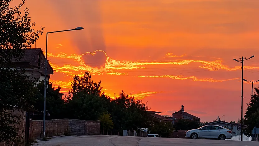 Malatya'da Gökyüzünde Beliren Kalp Şeklindeki Bulut İlgi Çekti!