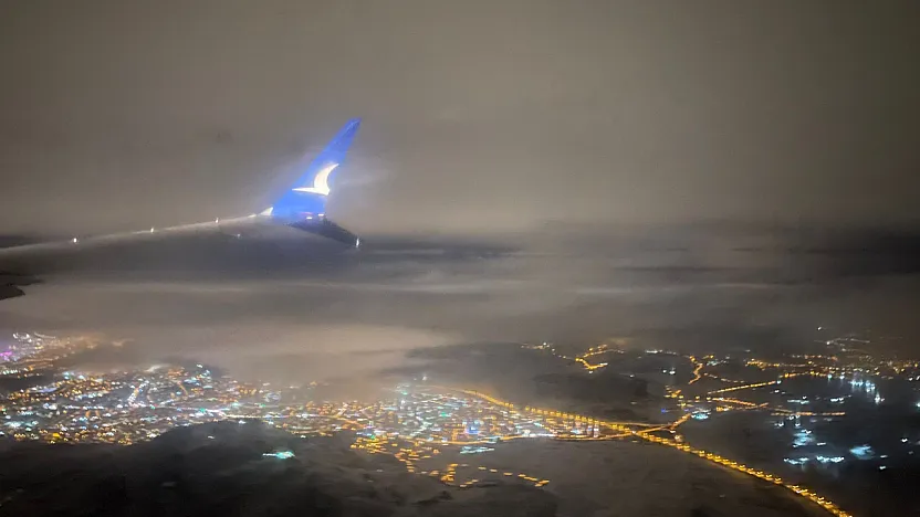 Malatya'da Görüş Sıfıra Düştü Yolcu Uçağı Ankara'ya Acil Dönüş Yaptı!