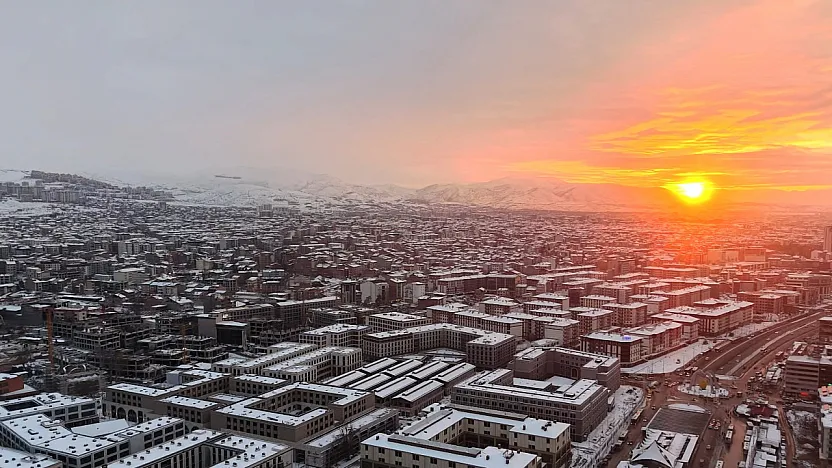 Malatya'da Gün Batımı ve Kar Havadan Görüntülendi!