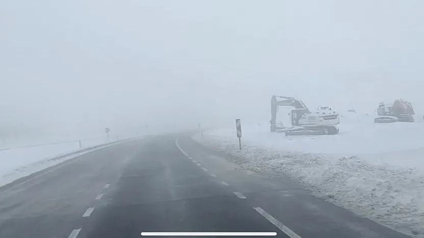 Malatya'da Kar ve Tipi O Yolları Kapattı