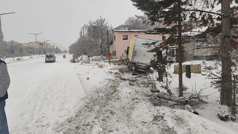 Malatya'da Kar Yağışı Kazayı Beraberinde Getirdi!