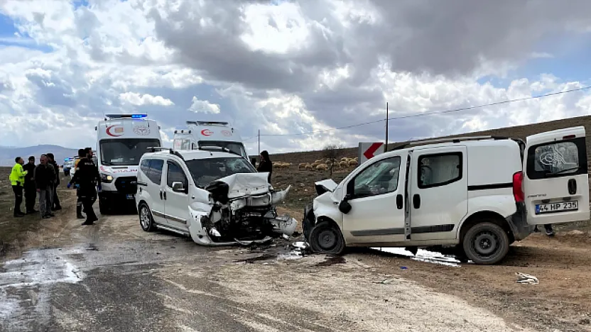 Malatya'da Kaza! 2'si Ağır 4 Kişi Hastaneye Kaldırıldı