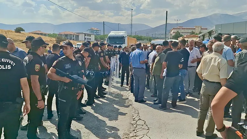 Malatya'da Kazaların Eksik Olmadığı Kavşakta İsyan!