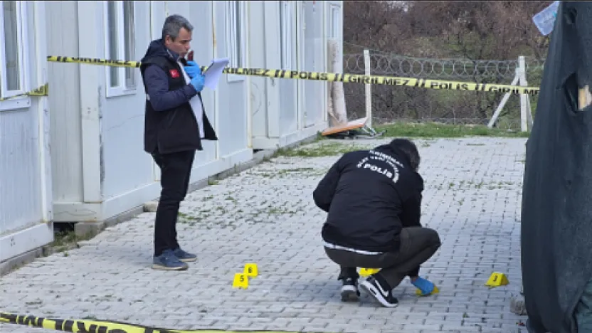 Malatya'da Konteynerkentte Bacanağını Vururken Eşini de Yaraladı!